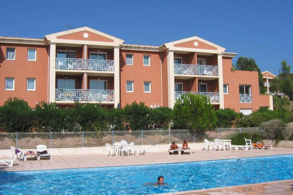 Appartement T2 Dans Residence Avec Piscine Et Tennis Saint-Raphaël エクステリア 写真