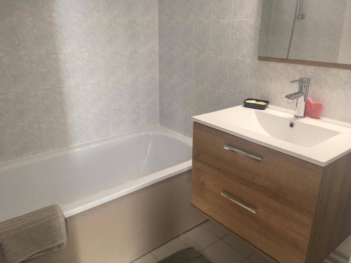 Appartement T2 Dans Residence Avec Piscine Et Tennis Saint-Raphaël エクステリア 写真